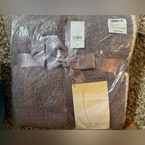 Barefoot Dreams Plush Throw in Soft Purple